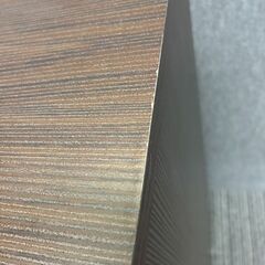 キャビネット　木製　中は棚２段で高さも変えられますの画像