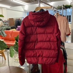 M2511-367 GU 中綿ブルゾン Mサイズ レッド 汚れ有りの画像