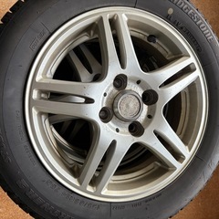 スタッドレスタイヤの画像