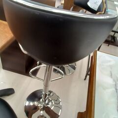 リユースのサカイ栃木店★ジモティ割あり★  カウンターチェア ブラック W44.5×D46×H88～107 クリーニング済み TC11684の画像