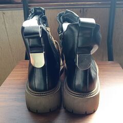 新品 23cm レディース ブーツ ブラック 厚底 シューズ サイドゴア 識別番号:【B140-S】の画像