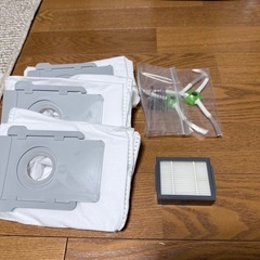 iRobot ルンバi3 ホームベース・消耗品付きの画像