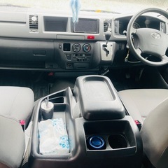 10人乗りハイエースの画像