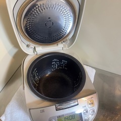 炊飯器（5.5号炊き）の画像