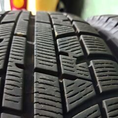 30 プリウス 純正 ホイール ＋ 2020年製 スタッドレス ４本の画像