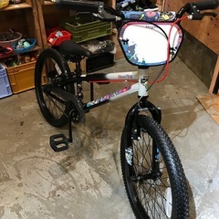 新車】GT FRIENDSHIP 子供用BMX 20インチ　子ども車 ブラック／ホワイト ジュニアBMXの画像