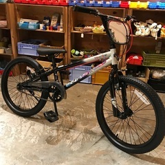 新車】GT FRIENDSHIP 子供用BMX 20インチ　子ども車 ブラック／ホワイト ジュニアBMXの画像