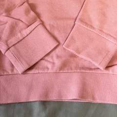 GUESSユニセックスSサイズ フードパーカーの画像