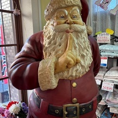 等身大のサンタ🎅の置物(高さ約180cm)の画像