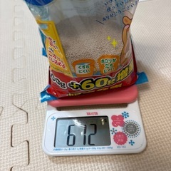 ハムスター用　エサ　トイレ砂　床材の画像