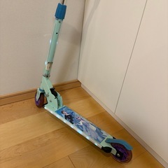 光る　キックボード　折り畳みの画像