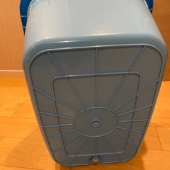 新輝合成 トンボ 角型 タライ 水抜き栓付き ホース穴付き 60型 62リットル ブルー 幅66×奥行47×高さ33cm 日本製の画像