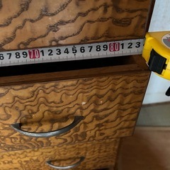 アンティークなタンスの画像