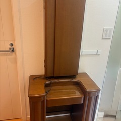 ドレッサー　三面鏡椅子付きの画像