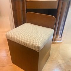 ドレッサー　三面鏡椅子付きの画像