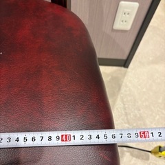 オシャレな椅子と台セットの画像