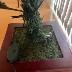 クリスマスツリー　150cm 木製ポット　飾りとLED付き　の画像