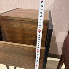 小さなテーブルの画像