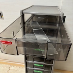 収納ケース　書類整理　移動式　棚の画像