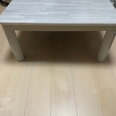 こたつテーブルの画像