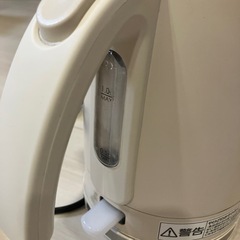電気ケトル　ステンレス　オフホワイト　ベージュ　ポット　湯沸かし　1リットル　アイリスオーヤマ　可愛い　おしゃれの画像