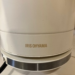 電気ケトル　ステンレス　オフホワイト　ベージュ　ポット　湯沸かし　1リットル　アイリスオーヤマ　可愛い　おしゃれの画像