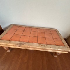 カントリー調テラコッタダイニングテーブルの画像