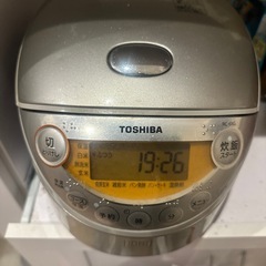 TOSHIBA 炊飯器の画像