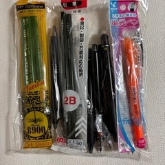 文房具　ボールペン・定規・消しゴム・鉛筆・修正テープ・蛍光ペンの画像