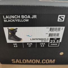 子供スノーボード、バインディング、ブーツのセットの画像