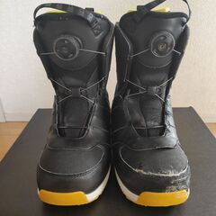 子供スノーボード、バインディング、ブーツのセットの画像