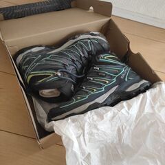 Salomon トレッキングシューズ ジュニアの画像