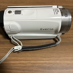JVC Everio ビデオカメ GZ-E565-Wの画像