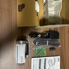 JVC Everio ビデオカメ GZ-E565-Wの画像