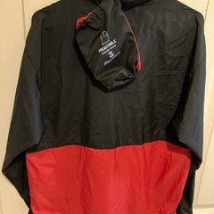 定価！4,389円、タグ付き新品、ナイロンの上着の画像