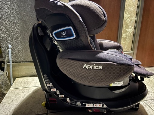 Apricaマモリラ ISOFIX 回転式チャイルドシート