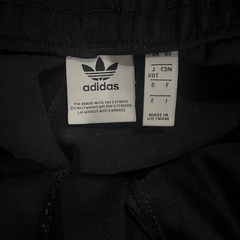 アディダスオリジナルパンツの画像