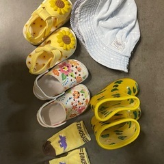 まとめ売り　キッズ洋服 女の子　帽子　靴下　サンダル　スニーカー　長靴　革靴　クロックス　水着　水あそびパンツ　ショートパンツ　洋服　キッズの画像
