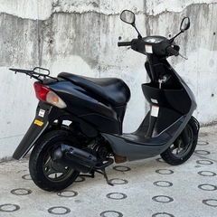 大人気セール‼️安心のドライブベルト新品🚗スパークプラグ新品🔥フロントタイヤ新品✨️バッテリー充電済み🔋嬉しいシート張り替え♪オイル満タン補充済み🈵オイル交換不要⭕️継ぎ足しだけで🆗2サイクルでパワフルな走り💨マットブラック仕様‼️CA1PA レッツ2✴の画像