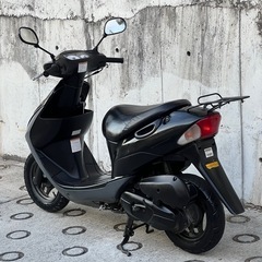 大人気セール‼️安心のドライブベルト新品🚗スパークプラグ新品🔥フロントタイヤ新品✨️バッテリー充電済み🔋嬉しいシート張り替え♪オイル満タン補充済み🈵オイル交換不要⭕️継ぎ足しだけで🆗2サイクルでパワフルな走り💨マットブラック仕様‼️CA1PA レッツ2✴の画像