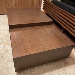 カフェテーブルの画像
