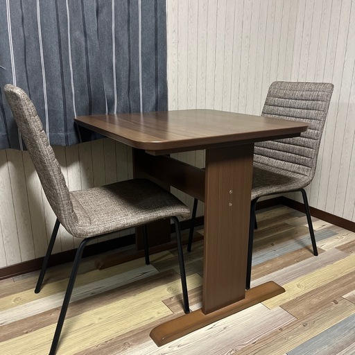 (セット売り)テーブル　椅子2つ