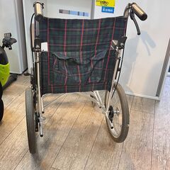 MiKi ミキ 車椅子 スタンダード介助型 耐荷重100kg 介助ブレーキ/駐車ストッパー付き★買取帝国 志木店の画像