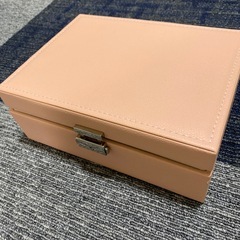 アクセサリーBOX、イヤリング6点の画像