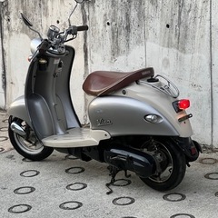 大人気セール‼️安心のバッテリー充電済み🔋前後タイヤまだまだ山あり🗻嬉しいオイル満タン補充済み🈵オイル交換不要⭕️継ぎ足しだけで🆗2サイクルでパワフルな走り💨ビーノ✴の画像