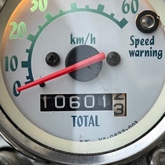 大人気セール‼️安心のバッテリー充電済み🔋前後タイヤまだまだ山あり🗻嬉しいオイル満タン補充済み🈵オイル交換不要⭕️継ぎ足しだけで🆗2サイクルでパワフルな走り💨ビーノ✴の画像