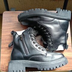 新品 22cm レディース ブーツ ブラック 厚底 シューズ サイドゴア 識別番号:【B150-S】の画像