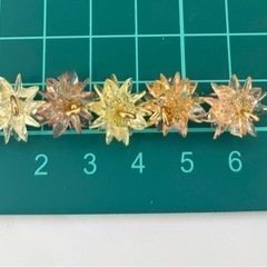 人工合成ジルコニアガラス　1.2mm 雪の結晶　1個200円　6個まとめ売り　ハンドメイド素材　　チャームの画像