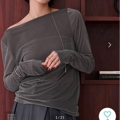 新品未使用！　ベロアトップスの画像