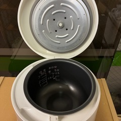 ★Panasonic★ パナソニック 炊飯器 3合炊き SR-CL05P 2010年製 1人暮らしにお勧め！ 動作確認済み 清掃済み ※商品の詳しい状態等は現物にてご確認ください。の画像